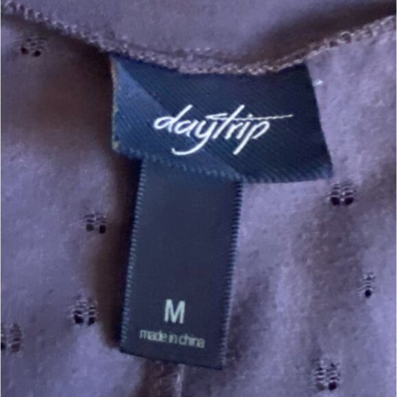 Daytrip Womens Tattered Lace Up V-Neck Top-Graystone-Size Medium-GUC - Picture 4 of 7